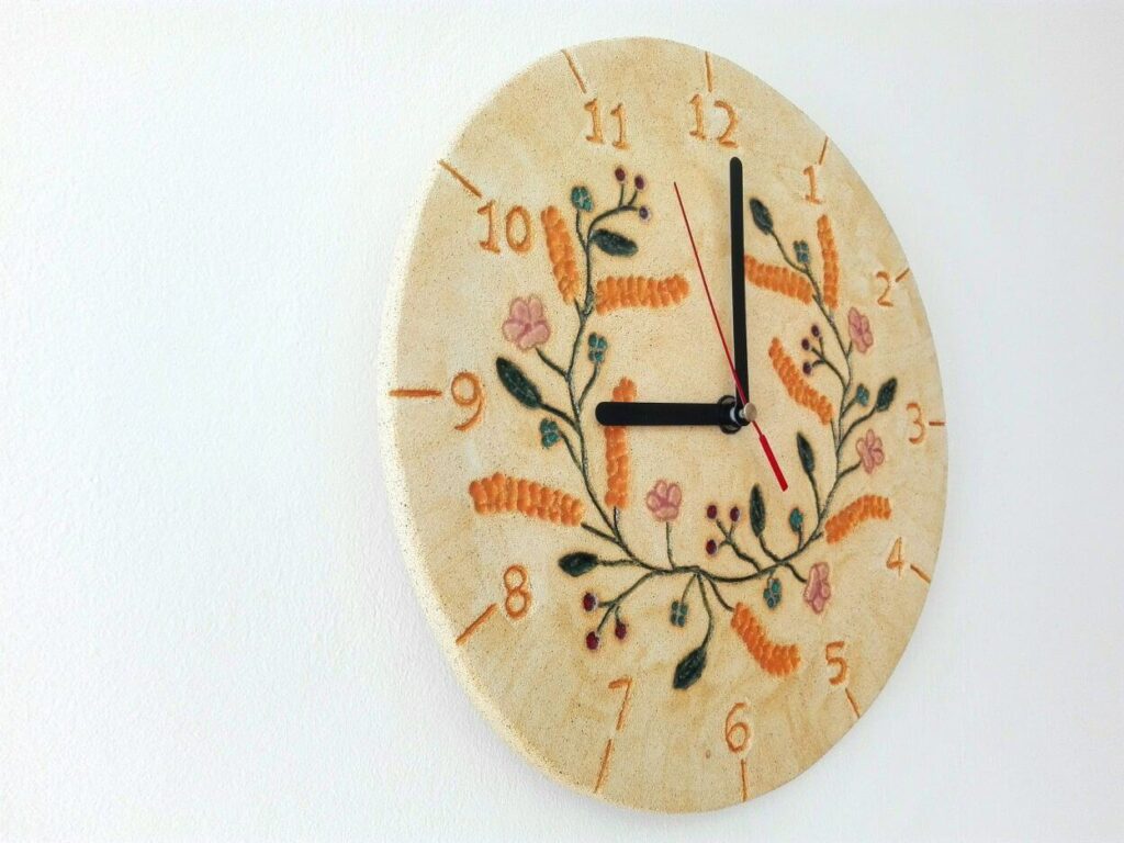 zegar gliniany wianek