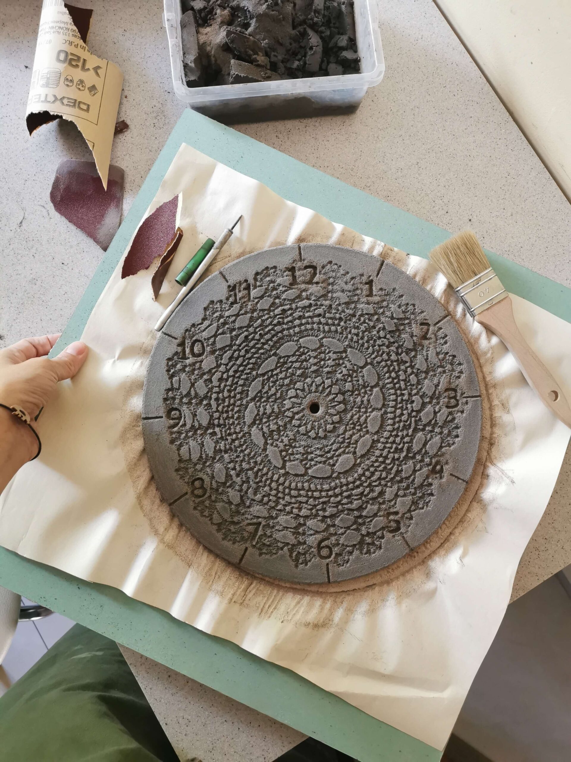 eweolo-niebieski-zegar-szlifowanie