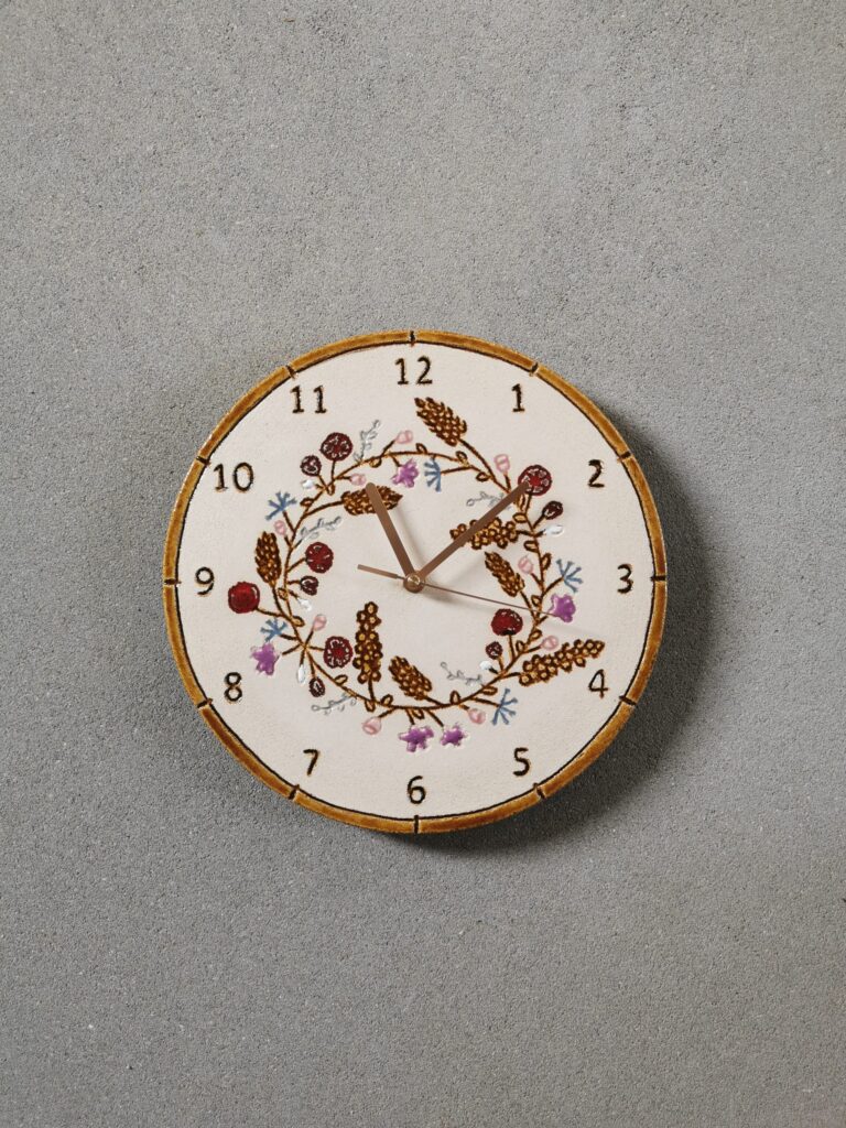 dekoracyjny rustykalny zegar ścienny ceramiczny ręcznie robiony