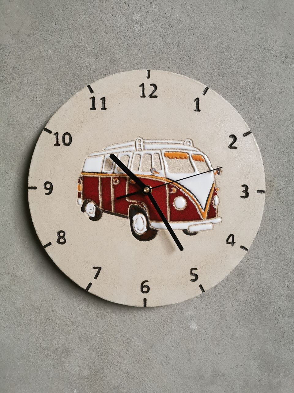 ceramiczny oldschoolowy zegar ścienny volkswagen ogórek kamper