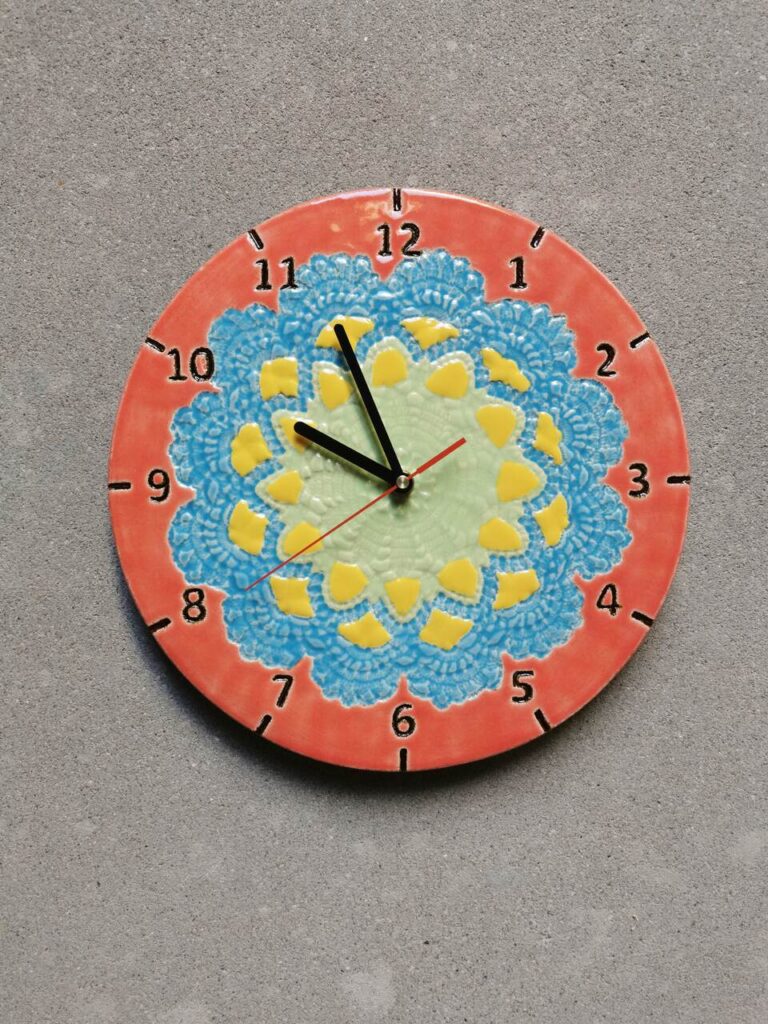 wiosenny zegar z gliny eweolo