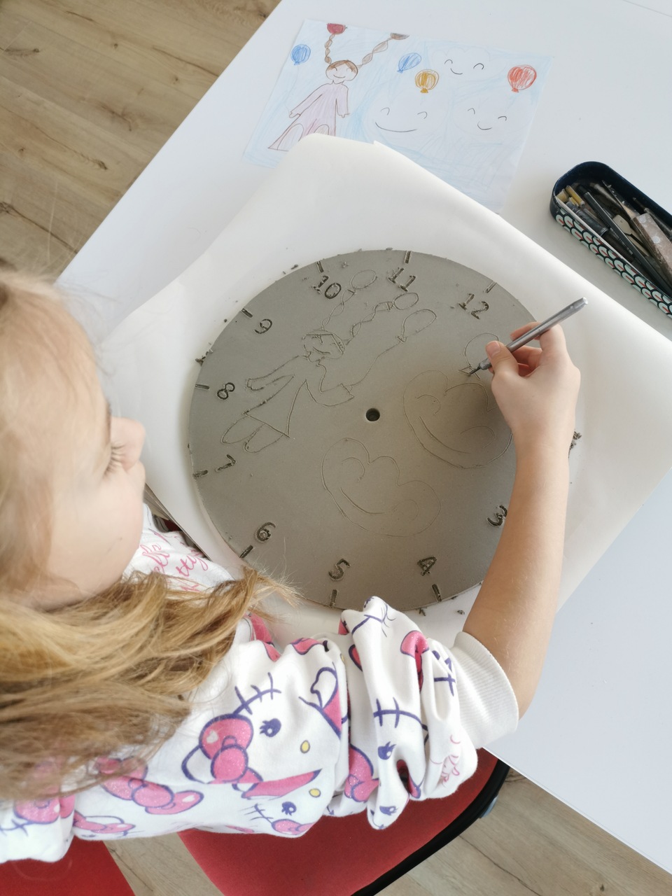 rysunek igi na glinie - personalizowany pomysl na prezent