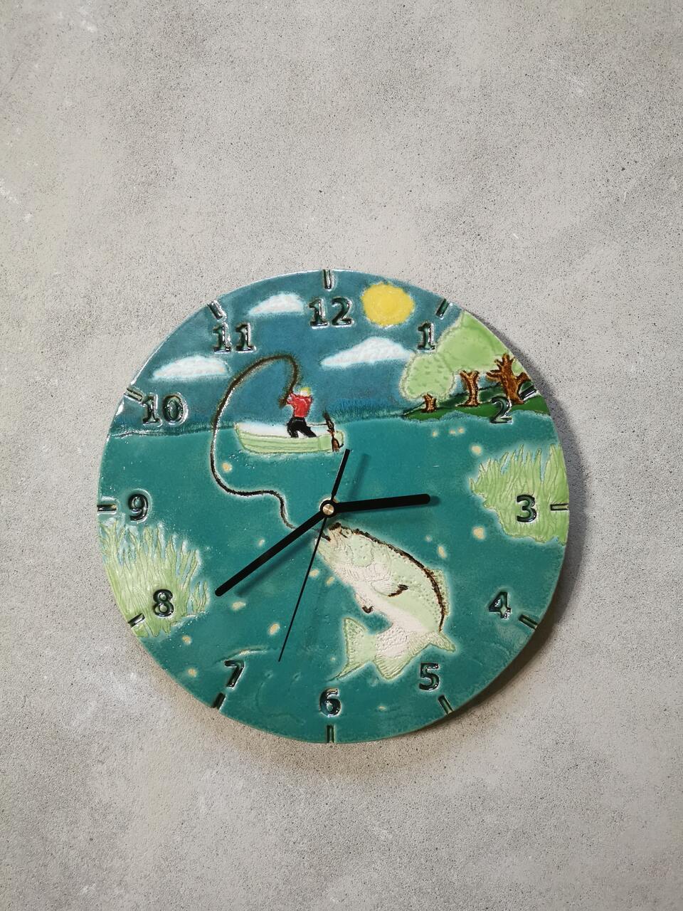 Zegar dla Wedkarza - ceramiczny, ścienny powstał na zamówienie jako prezent