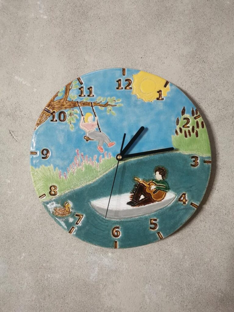 Zegar na rocznicę - personalizowany ceramiczny zegar ścienny jako prezent ślubny